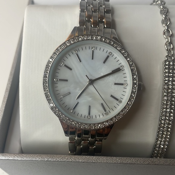 International Concepts Watch and Bracelet Set - Silver Tone with Crystals - Picture 5 of 7